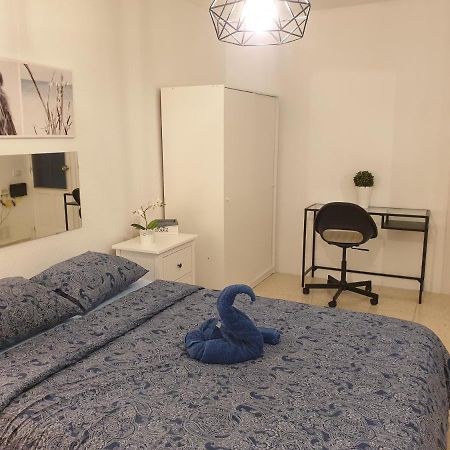 Preciosas Habitaciones En La Casa De May อาโรนา ภายนอก รูปภาพ