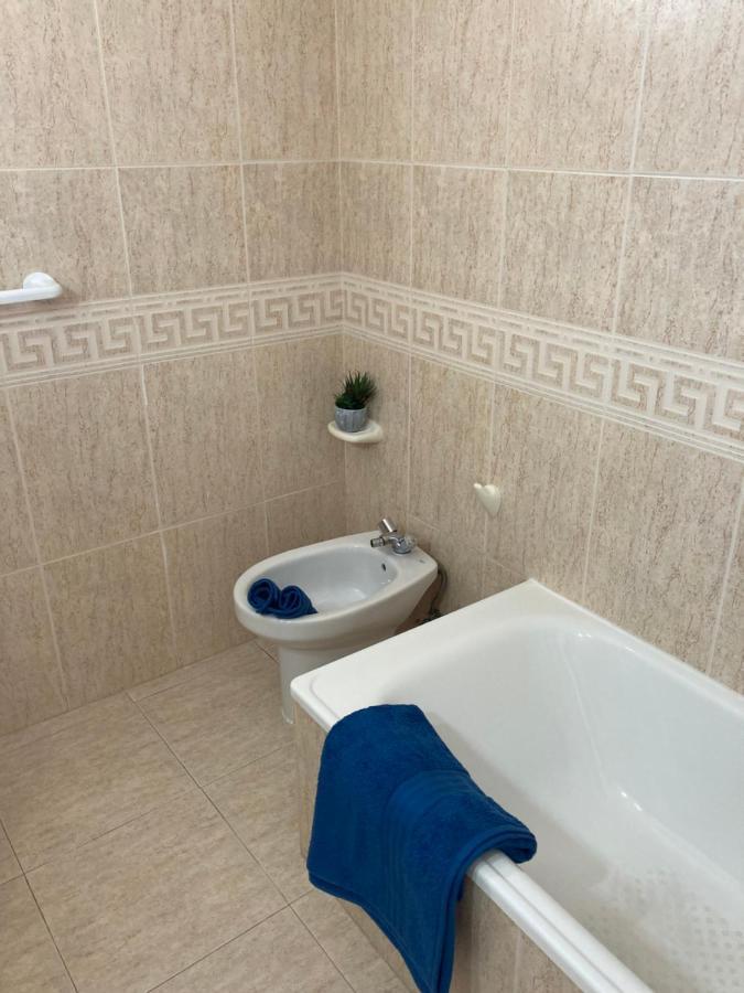 Preciosas Habitaciones En La Casa De May อาโรนา ภายนอก รูปภาพ